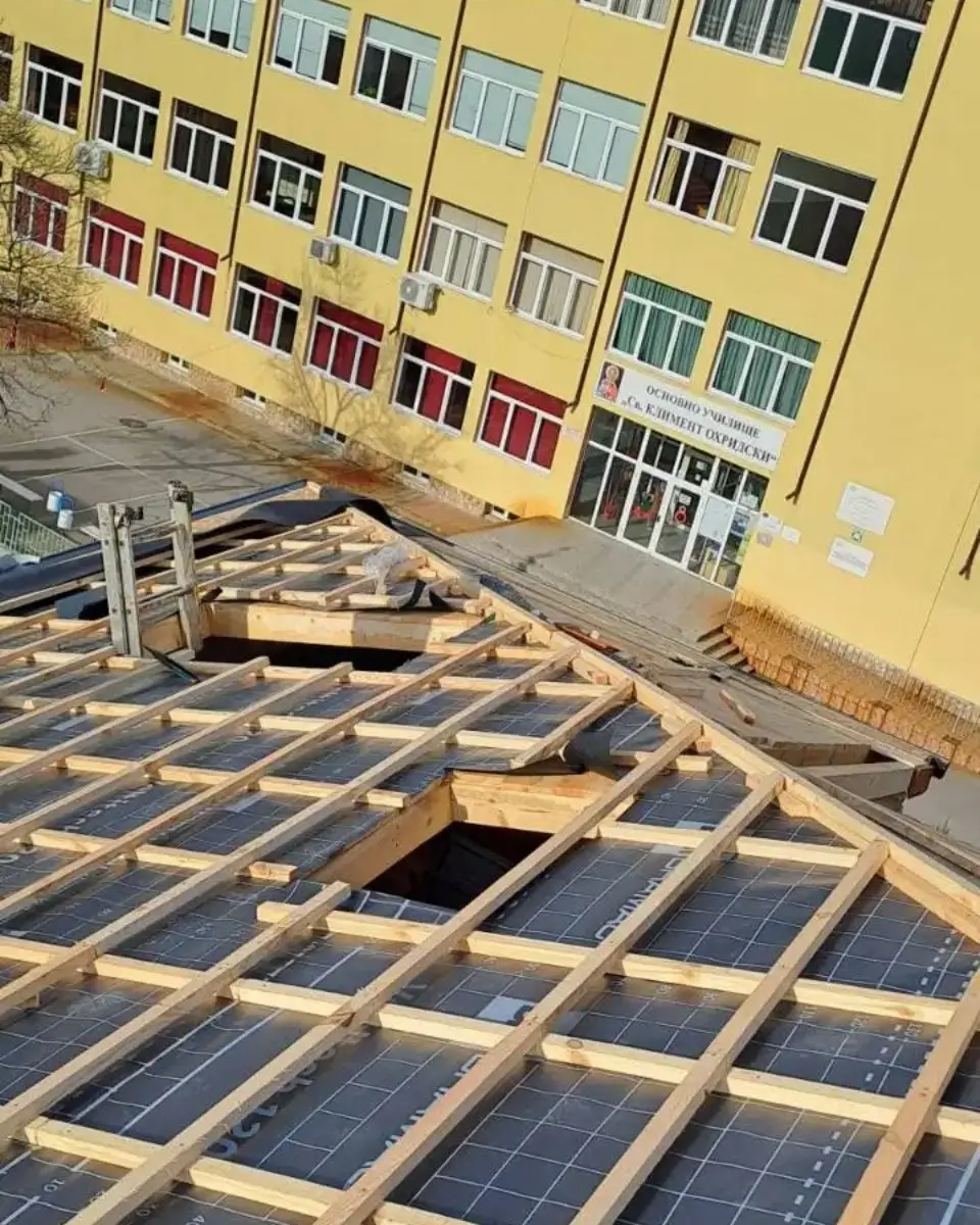 Ремонт на покрив на обществена сграда — ПокривПро